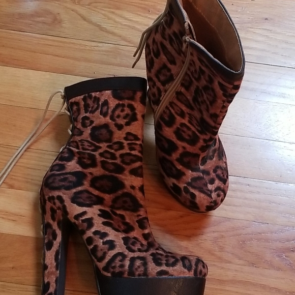 Heels - Picture 2 of 3